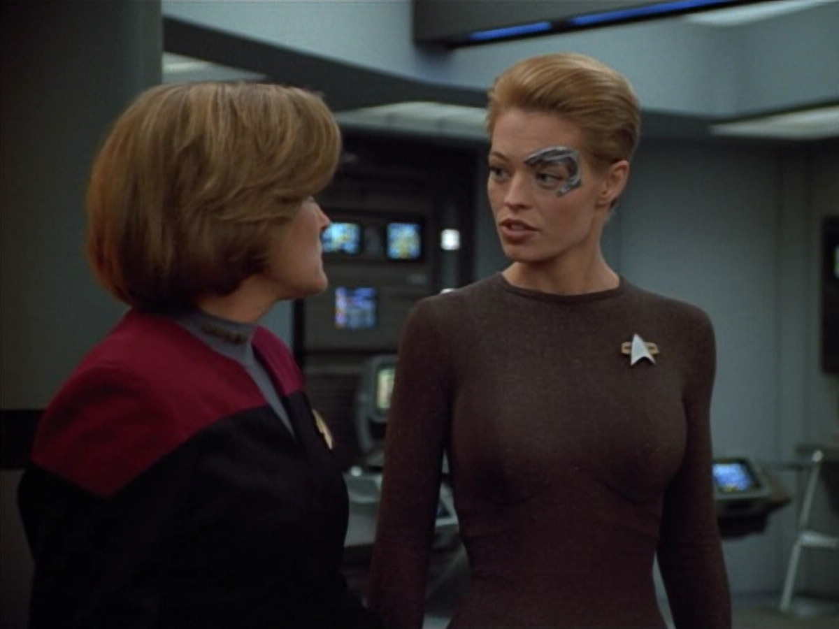 extant_StarTrek_VOY_4x12-MortalCoil_00910.jpg