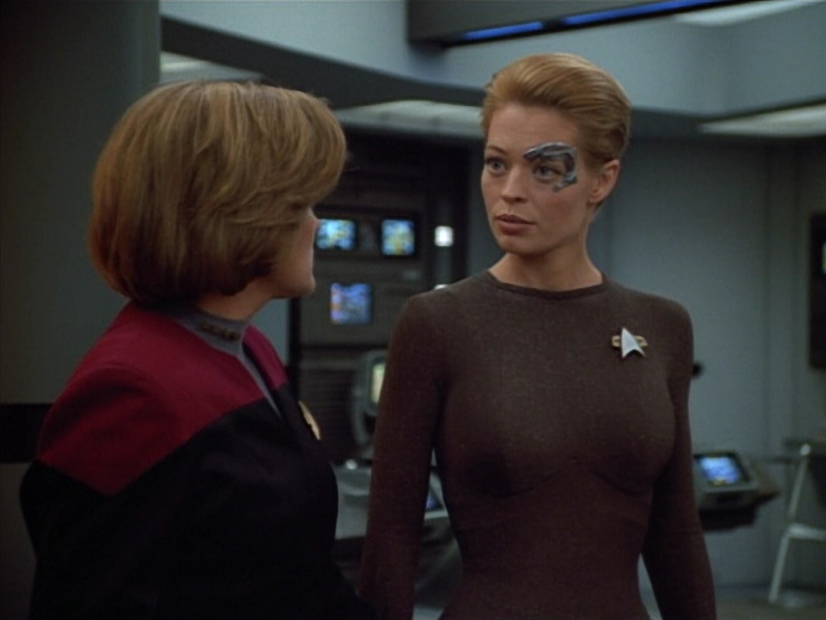 extant_StarTrek_VOY_4x12-MortalCoil_00912.jpg