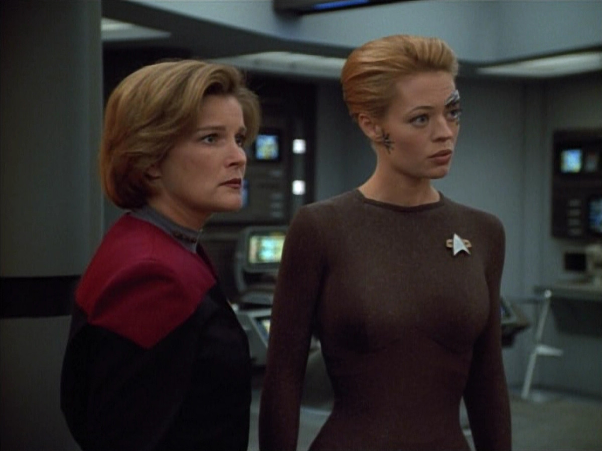 extant_StarTrek_VOY_4x12-MortalCoil_00921.jpg