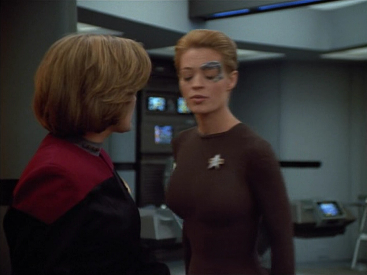 extant_StarTrek_VOY_4x12-MortalCoil_00927.jpg