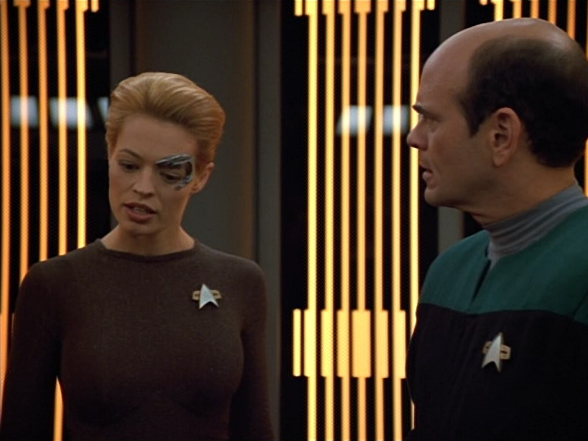 extant_StarTrek_VOY_4x12-MortalCoil_00933.jpg