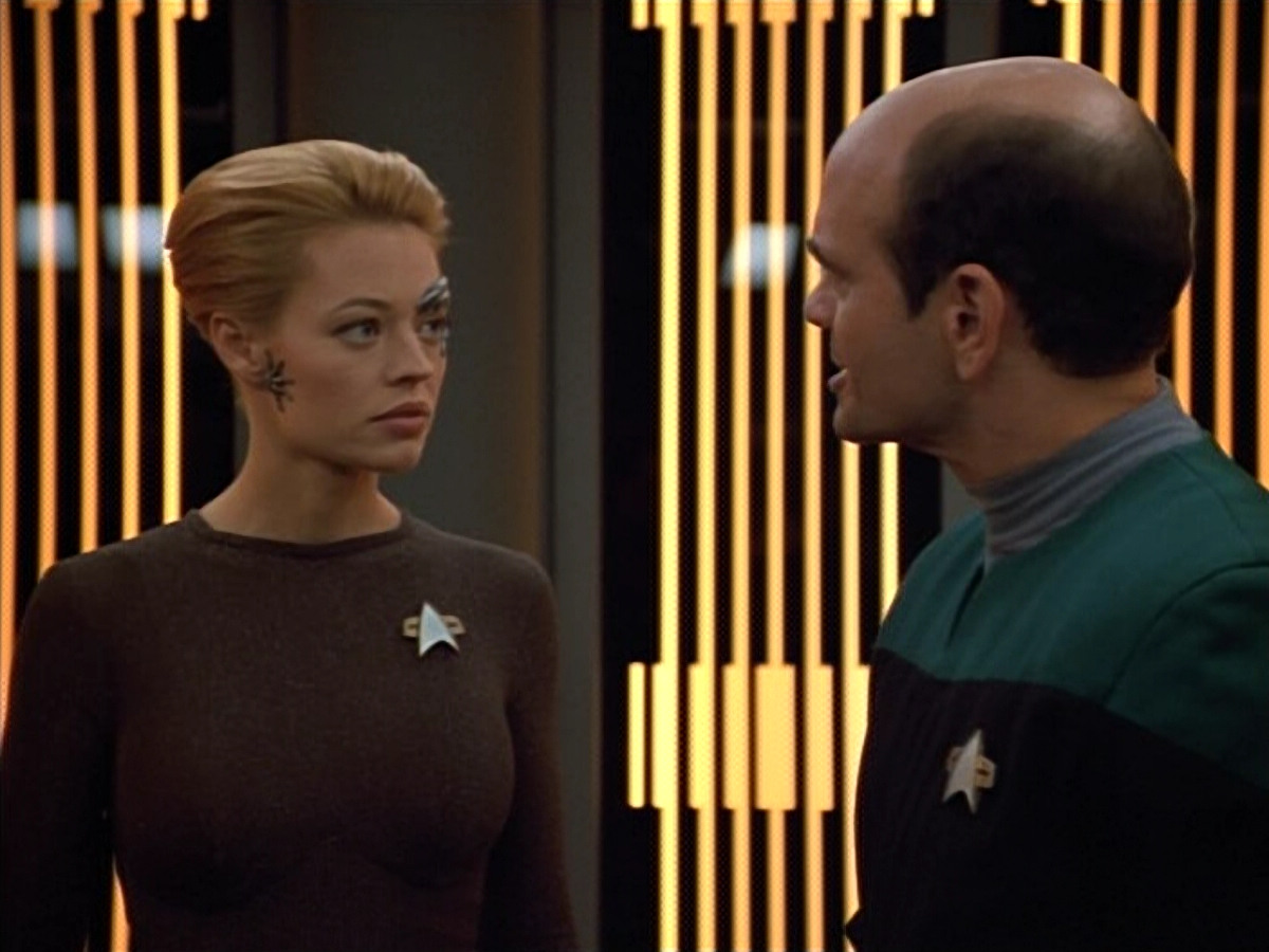 extant_StarTrek_VOY_4x12-MortalCoil_00938.jpg