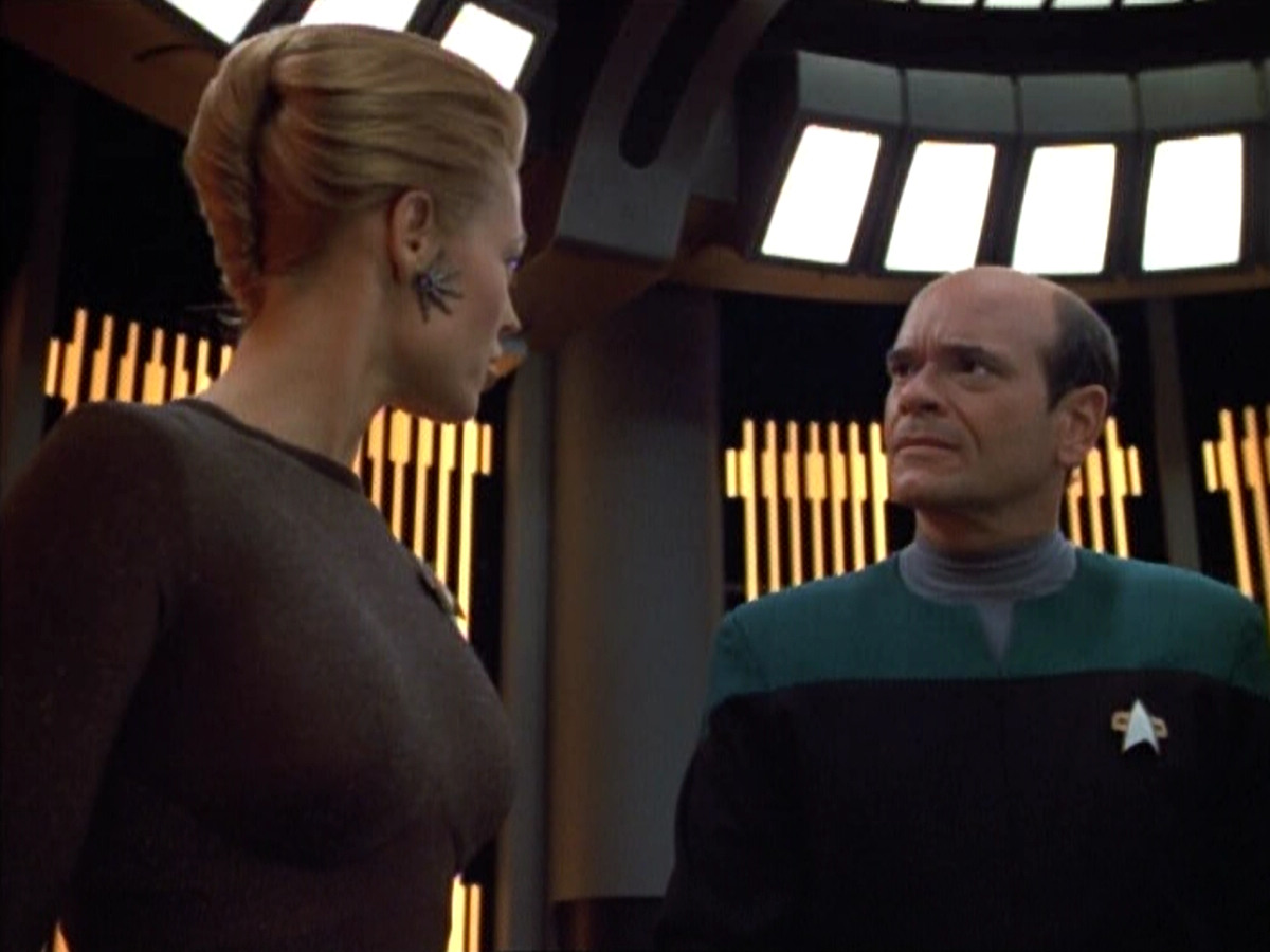 extant_StarTrek_VOY_4x12-MortalCoil_00941.jpg