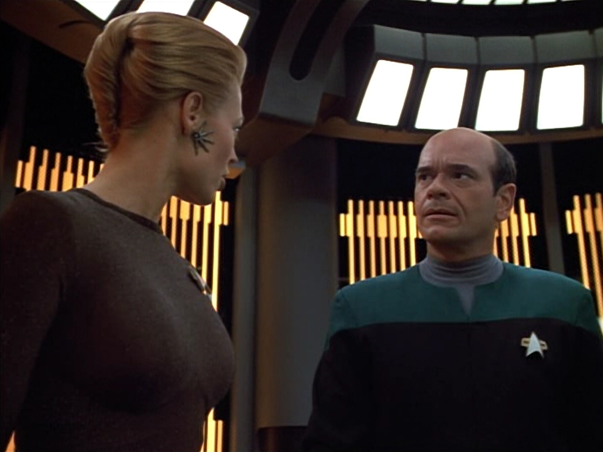 extant_StarTrek_VOY_4x12-MortalCoil_00947.jpg