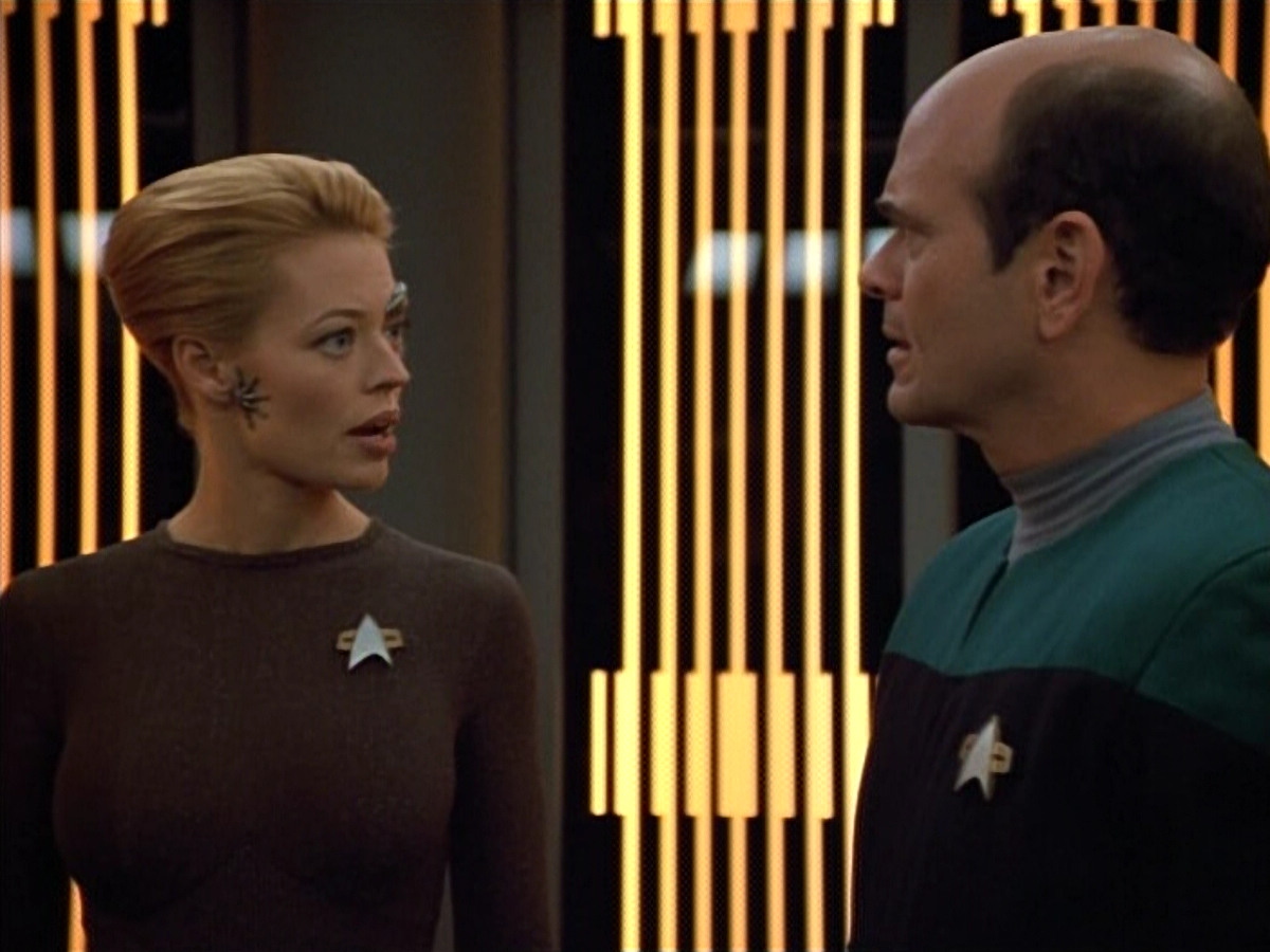 extant_StarTrek_VOY_4x12-MortalCoil_00948.jpg