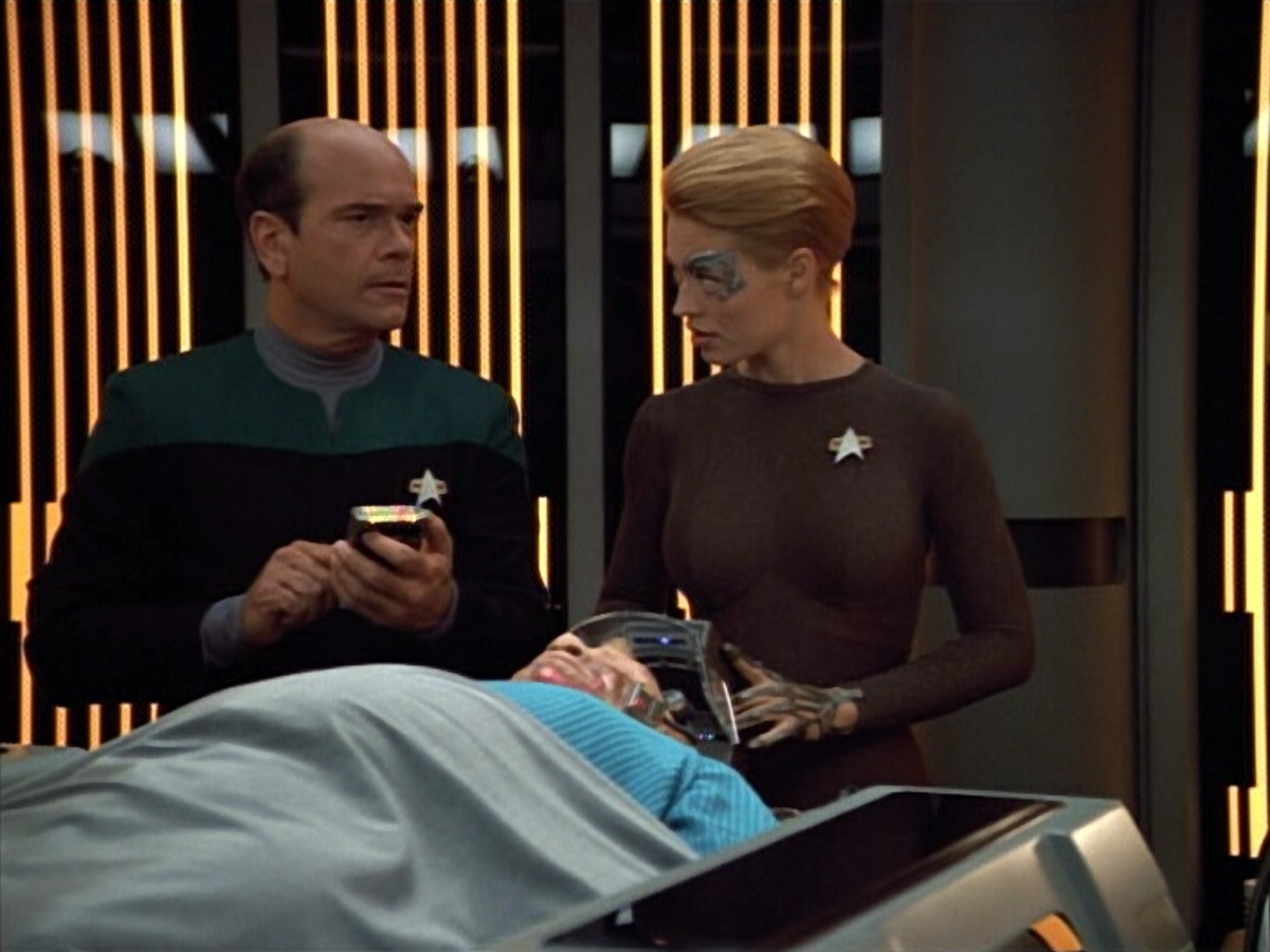 extant_StarTrek_VOY_4x12-MortalCoil_01053.jpg