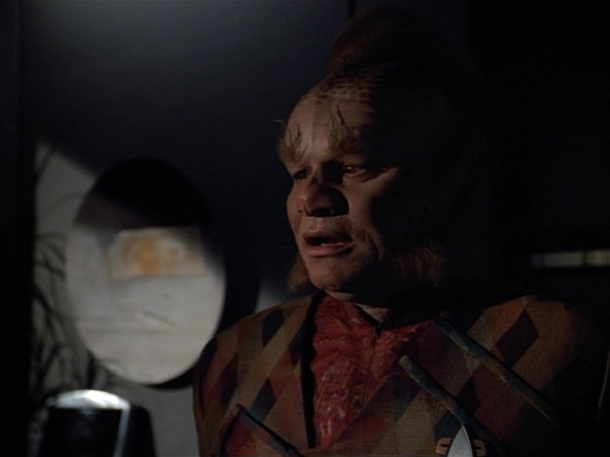 extant_StarTrek_VOY_4x12-MortalCoil_01378.jpg