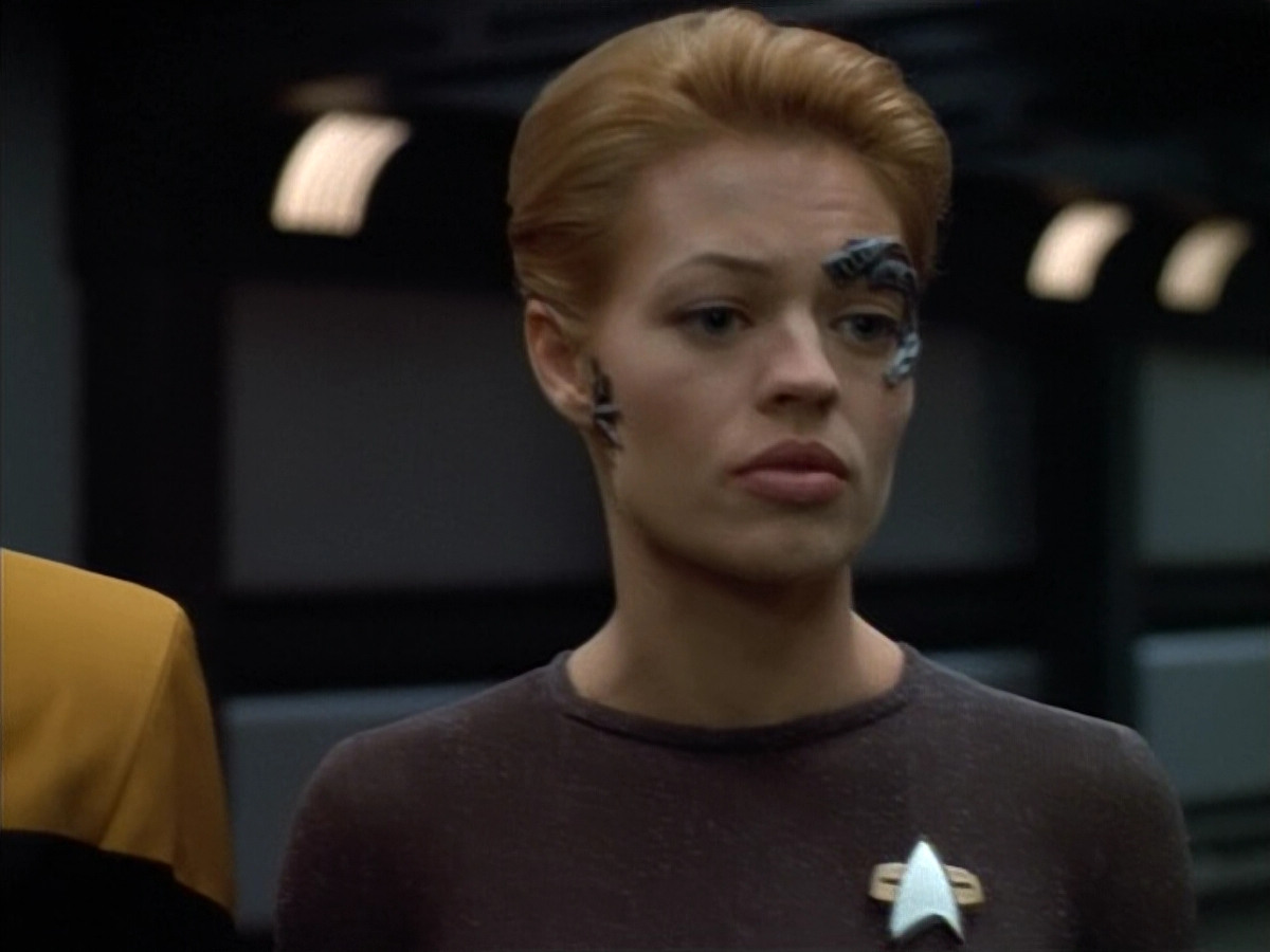 extant_StarTrek_VOY_4x12-MortalCoil_01437.jpg