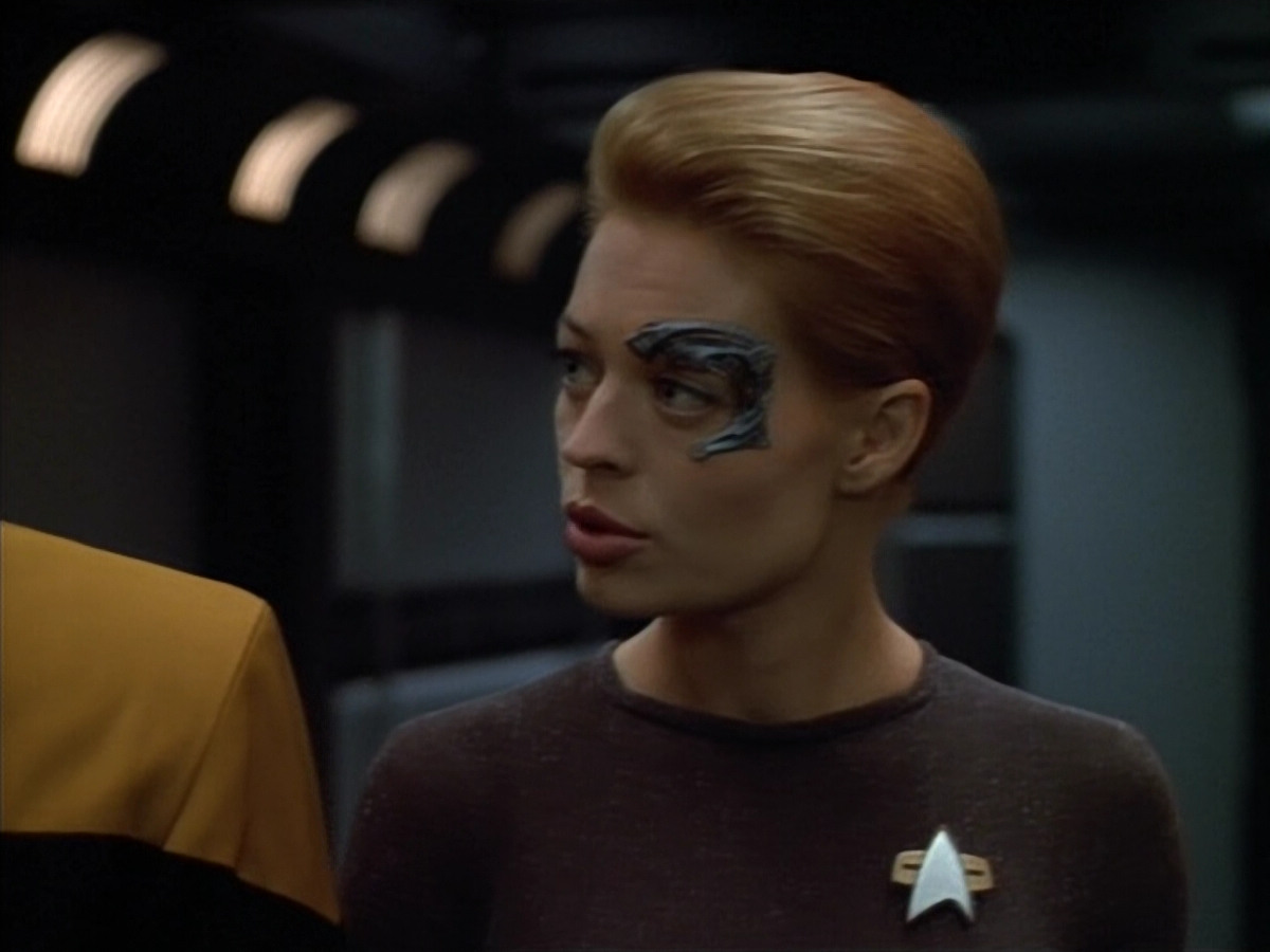 extant_StarTrek_VOY_4x12-MortalCoil_01448.jpg