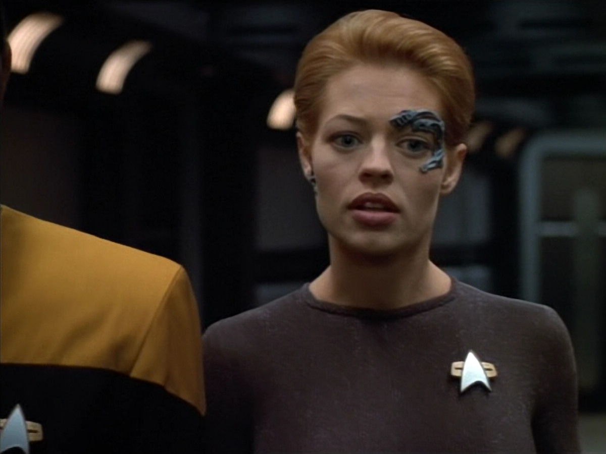 extant_StarTrek_VOY_4x12-MortalCoil_01455.jpg