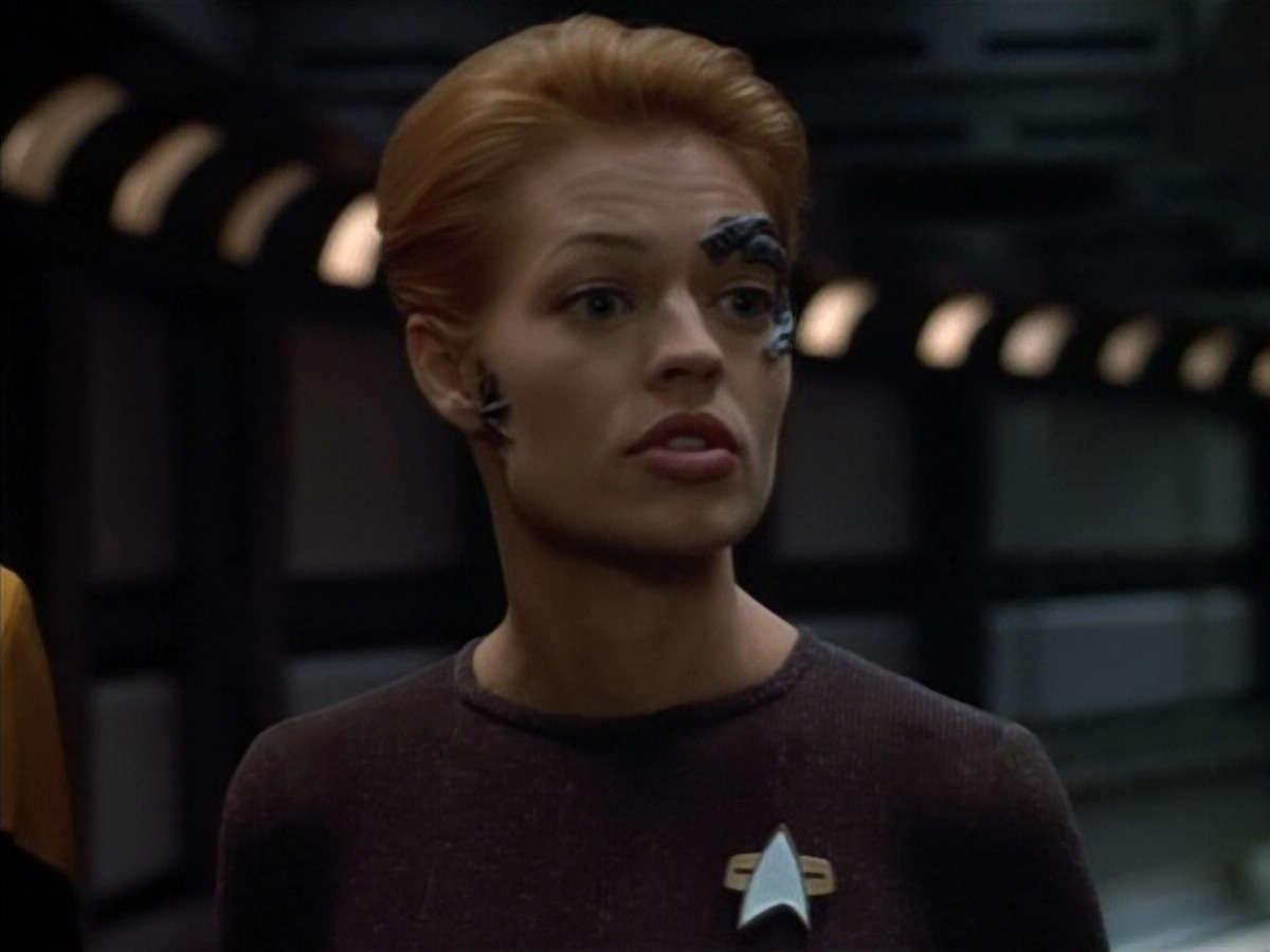 extant_StarTrek_VOY_4x12-MortalCoil_01459.jpg