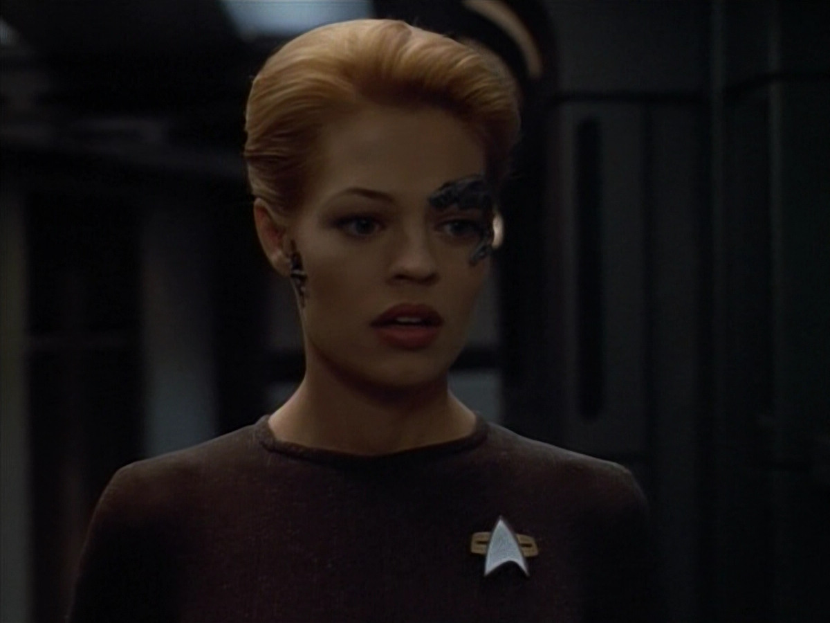 extant_StarTrek_VOY_4x12-MortalCoil_01476.jpg