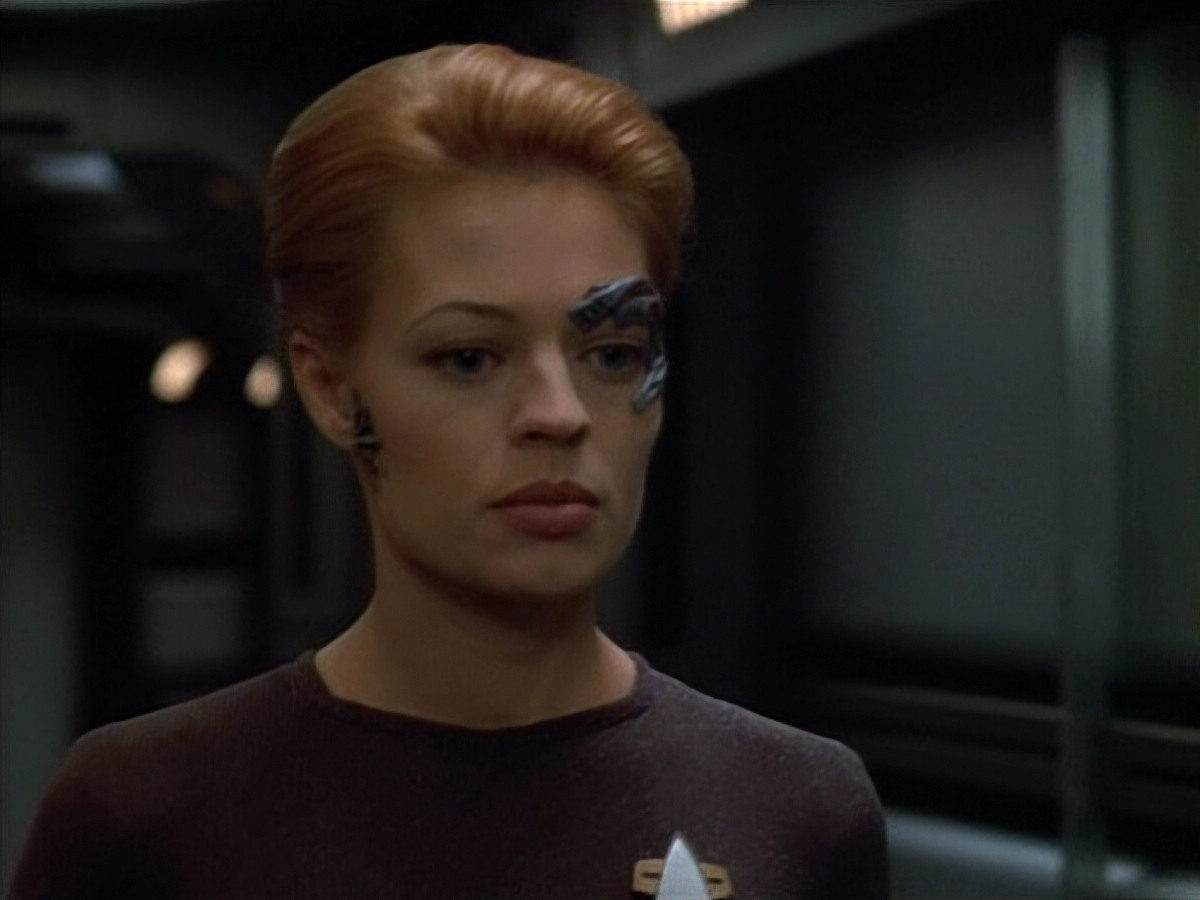 extant_StarTrek_VOY_4x12-MortalCoil_01481.jpg