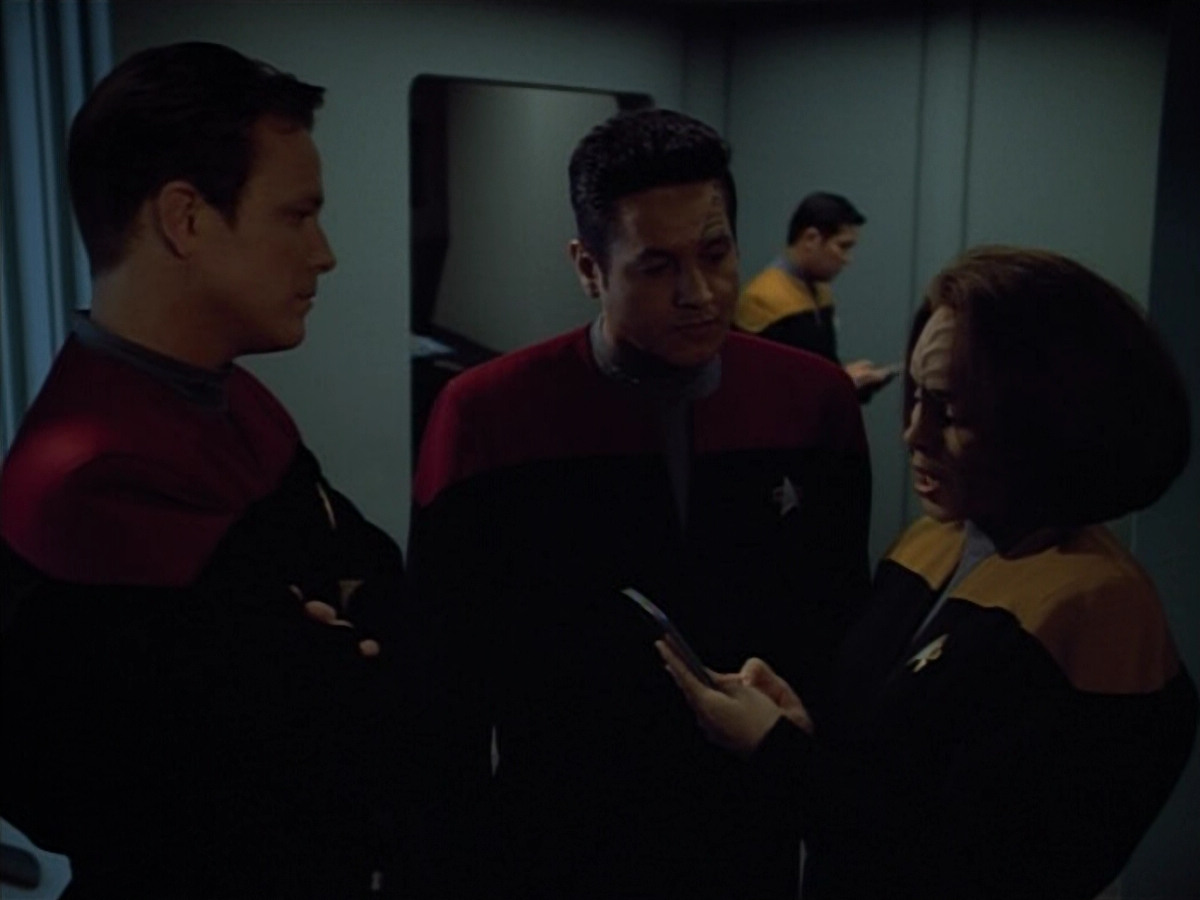 extant_StarTrek_VOY_4x12-MortalCoil_01523.jpg