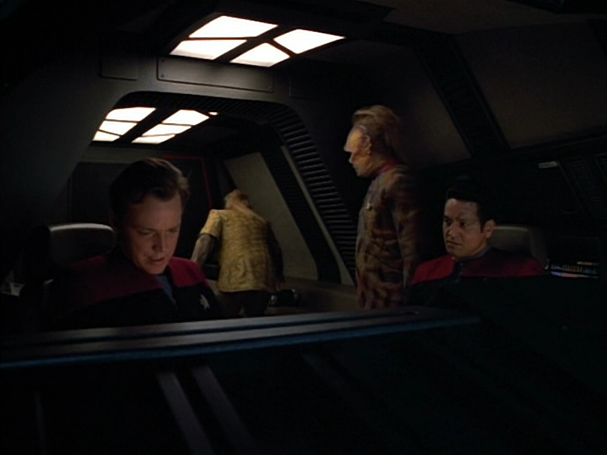 extant_StarTrek_VOY_4x12-MortalCoil_01592.jpg