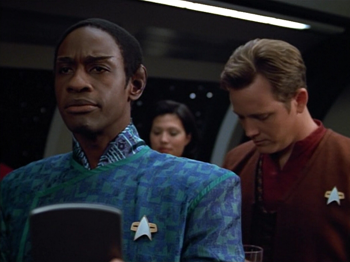extant_StarTrek_VOY_4x12-MortalCoil_01913.jpg