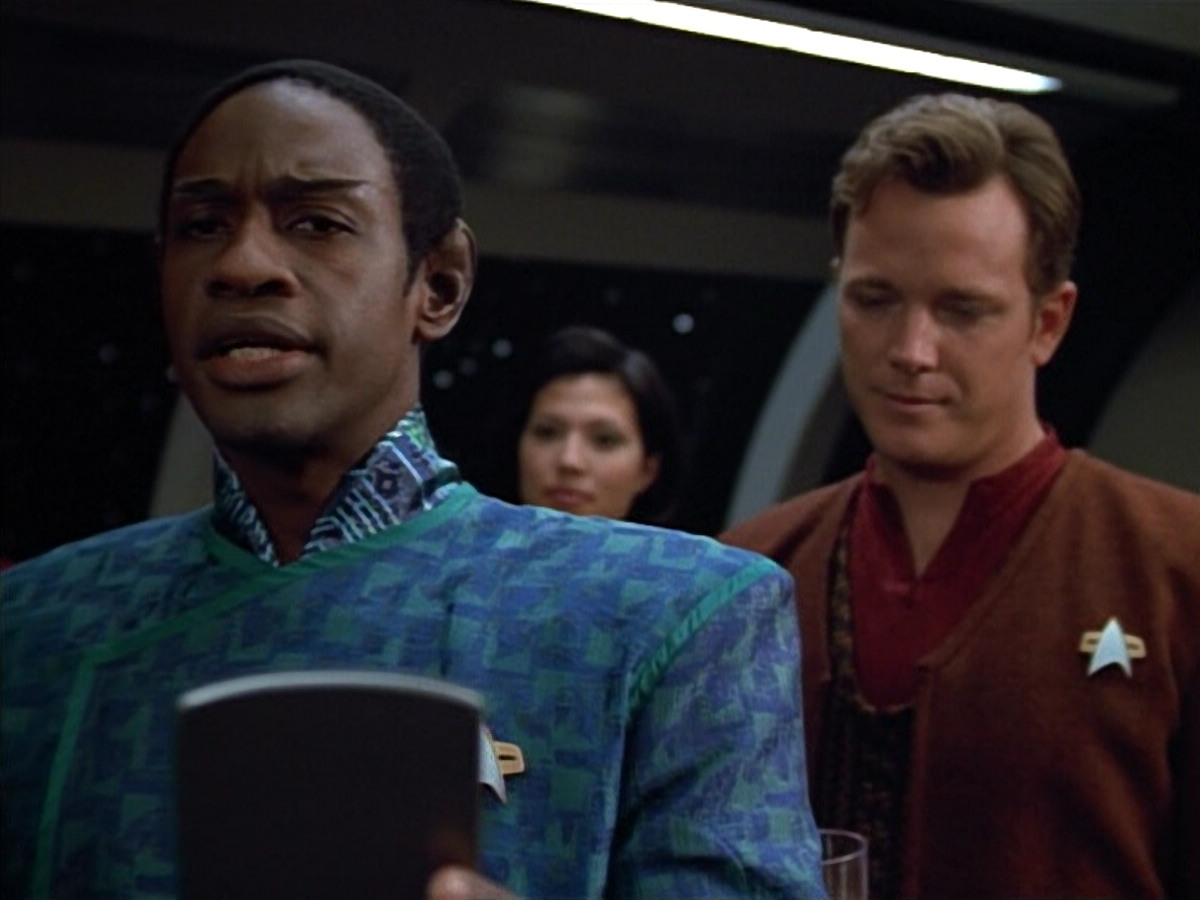 extant_StarTrek_VOY_4x12-MortalCoil_01925.jpg