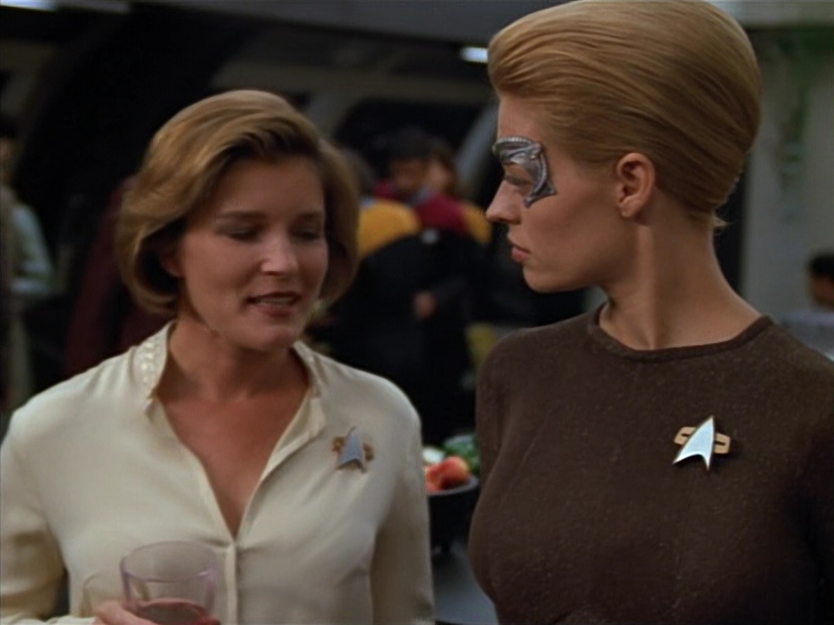 extant_StarTrek_VOY_4x12-MortalCoil_02062.jpg