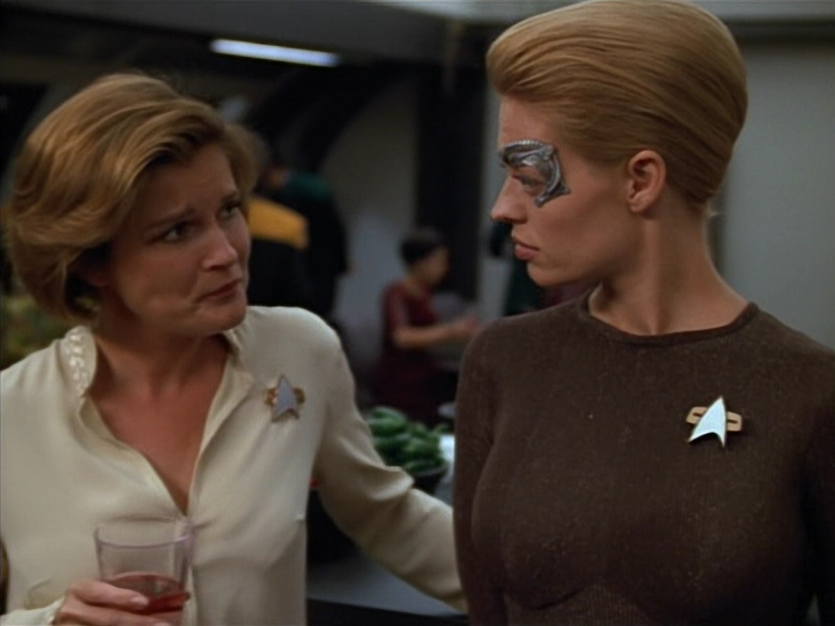 extant_StarTrek_VOY_4x12-MortalCoil_02066.jpg