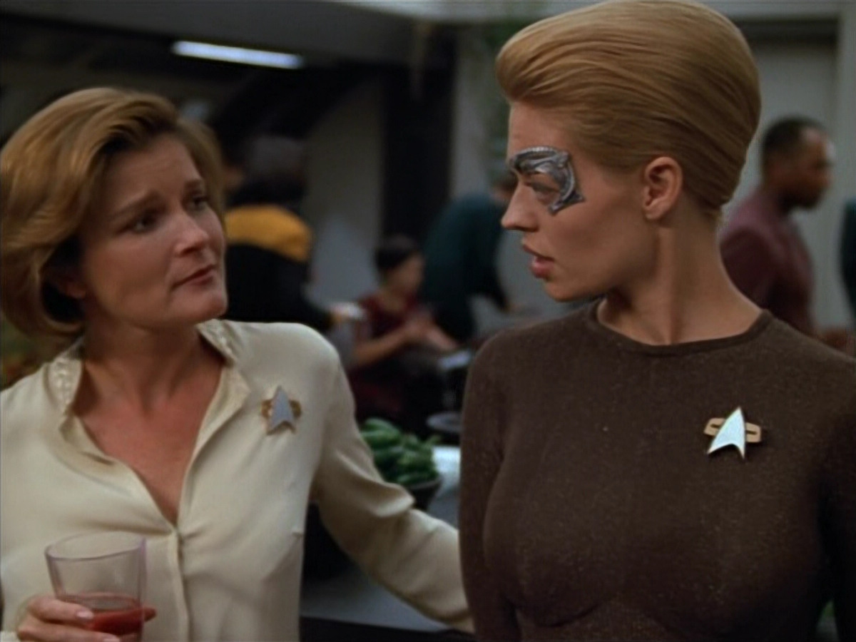 extant_StarTrek_VOY_4x12-MortalCoil_02067.jpg