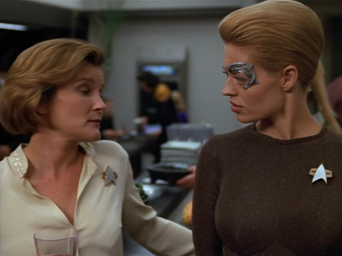 extant_StarTrek_VOY_4x12-MortalCoil_02073.jpg