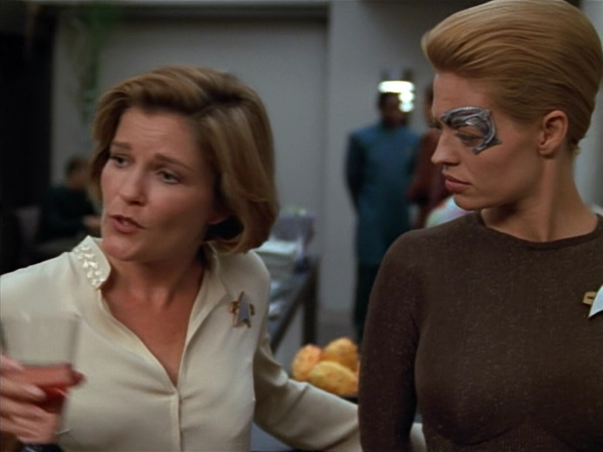 extant_StarTrek_VOY_4x12-MortalCoil_02076.jpg