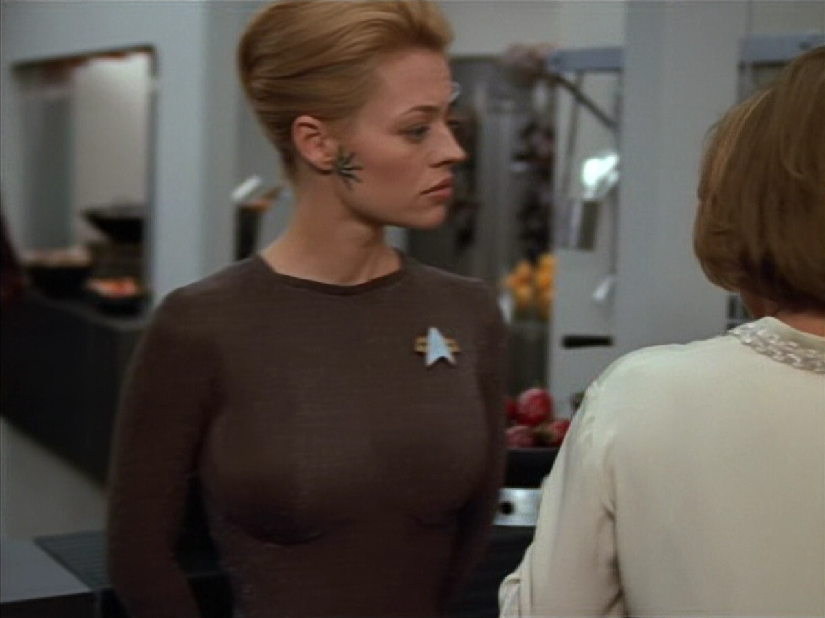 extant_StarTrek_VOY_4x12-MortalCoil_02085.jpg