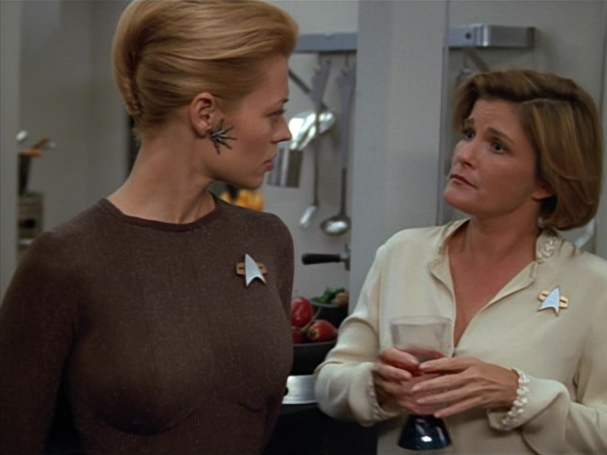 extant_StarTrek_VOY_4x12-MortalCoil_02088.jpg