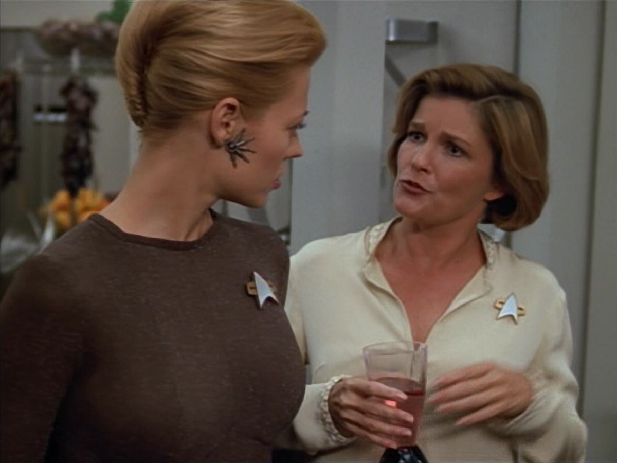 extant_StarTrek_VOY_4x12-MortalCoil_02093.jpg