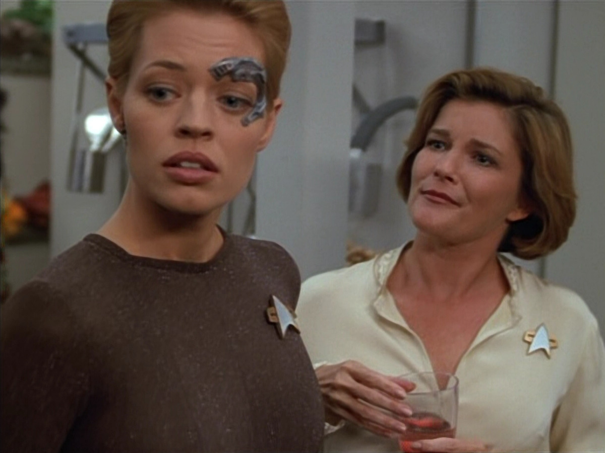 extant_StarTrek_VOY_4x12-MortalCoil_02097.jpg