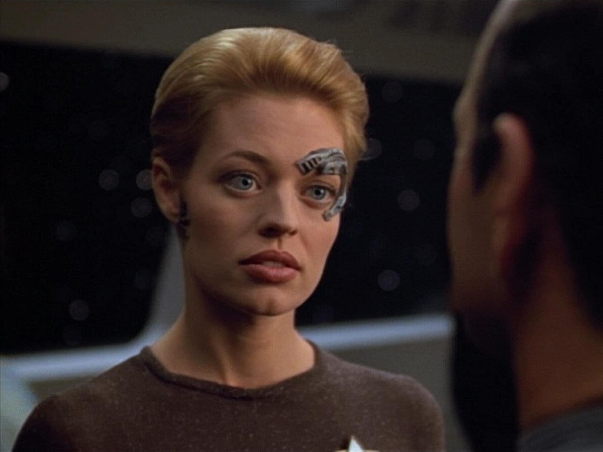 extant_StarTrek_VOY_4x12-MortalCoil_02128.jpg