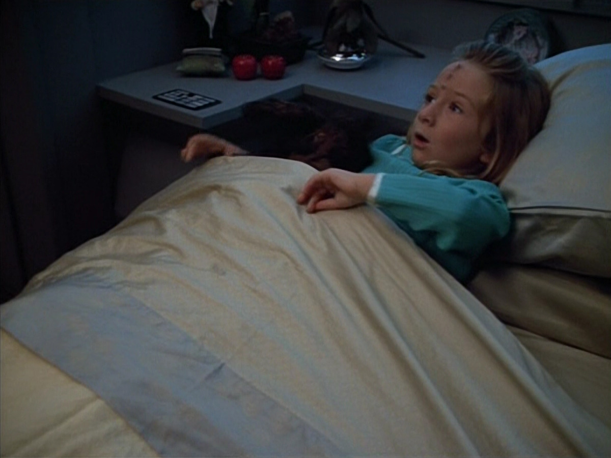 extant_StarTrek_VOY_4x12-MortalCoil_02240.jpg