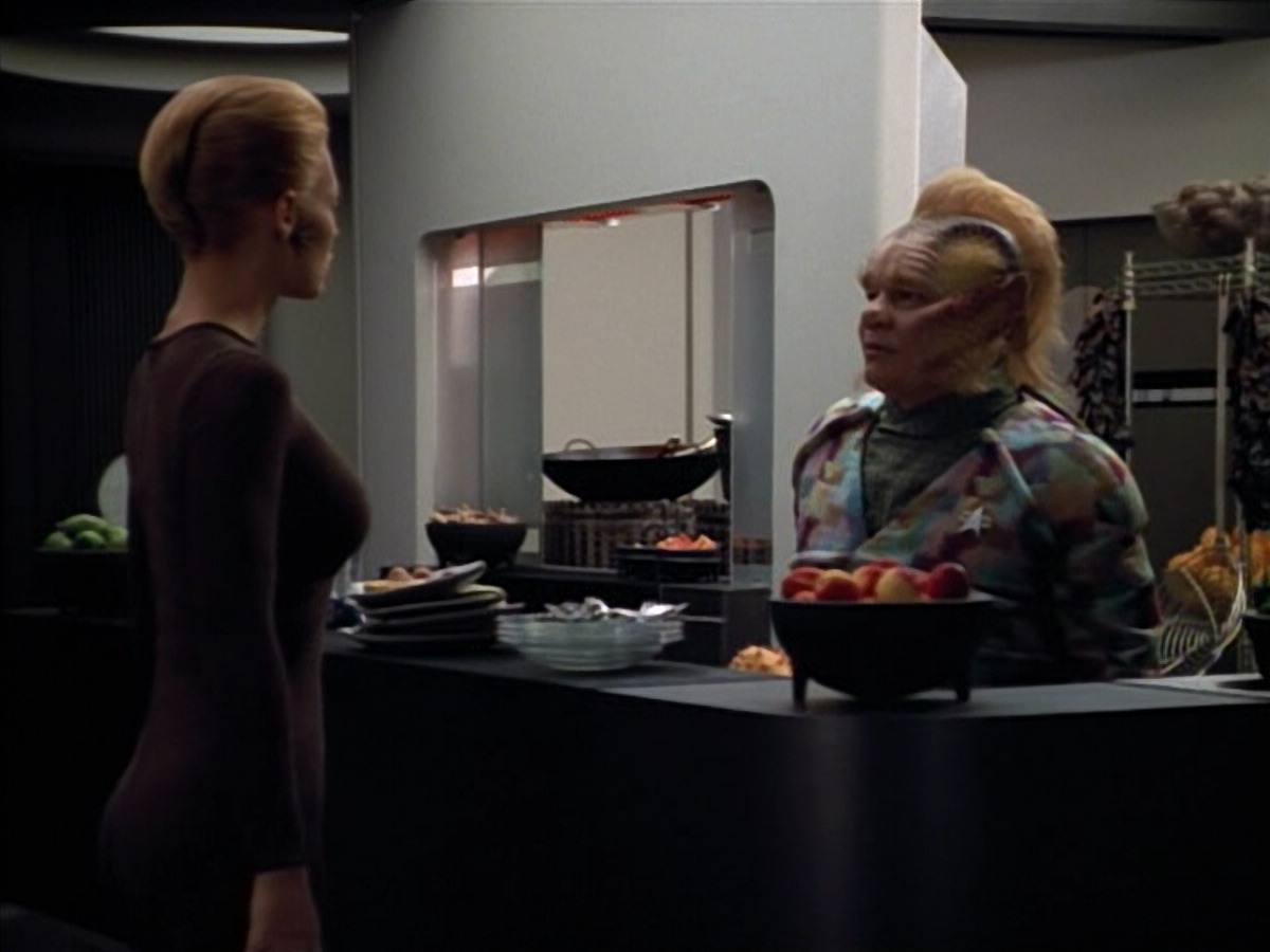 extant_StarTrek_VOY_4x12-MortalCoil_02348.jpg