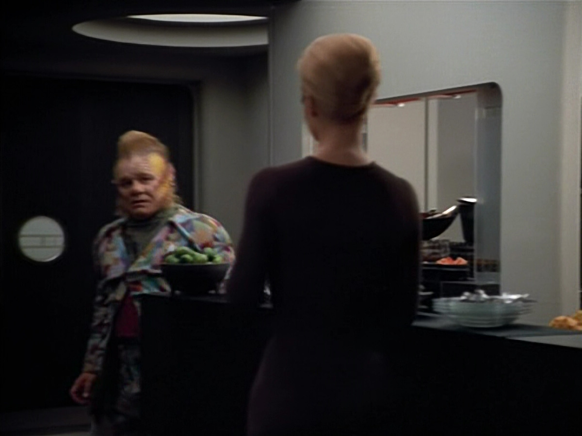 extant_StarTrek_VOY_4x12-MortalCoil_02357.jpg