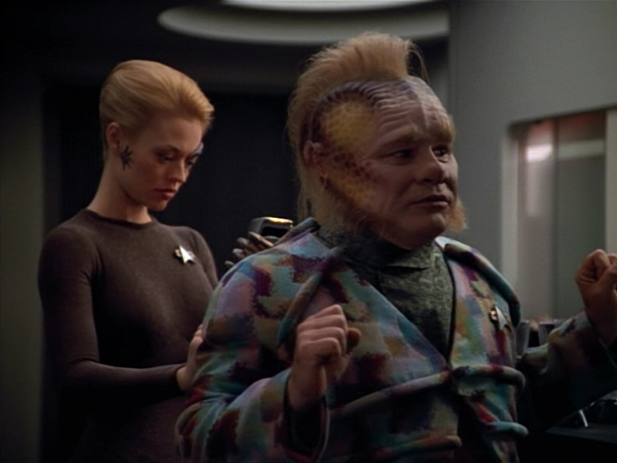 extant_StarTrek_VOY_4x12-MortalCoil_02393.jpg