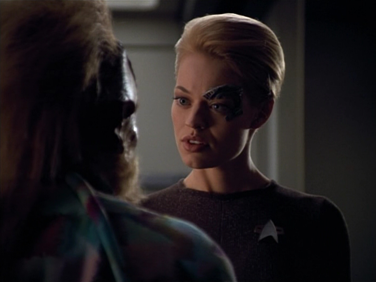 extant_StarTrek_VOY_4x12-MortalCoil_02439.jpg