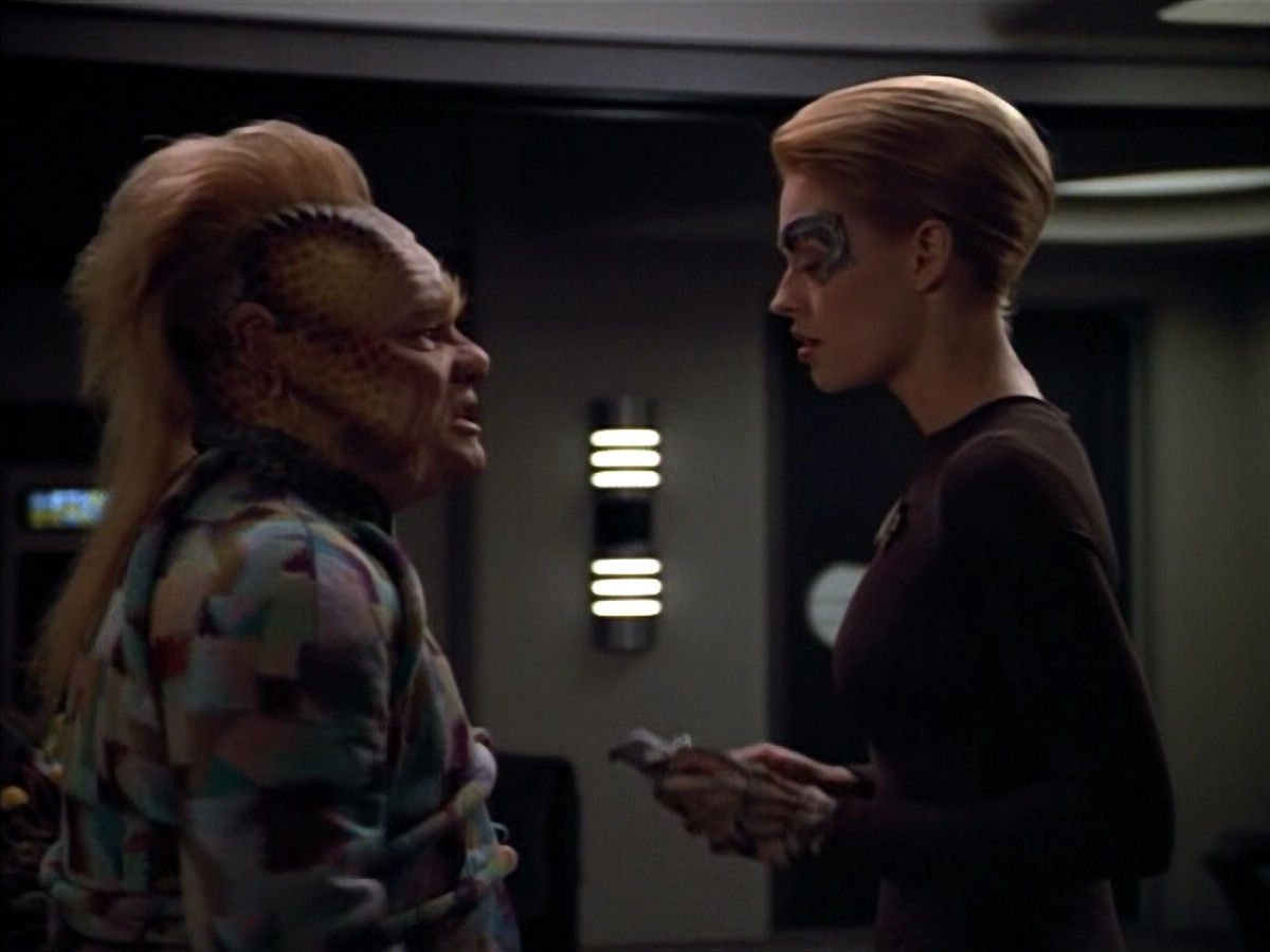 extant_StarTrek_VOY_4x12-MortalCoil_02441.jpg