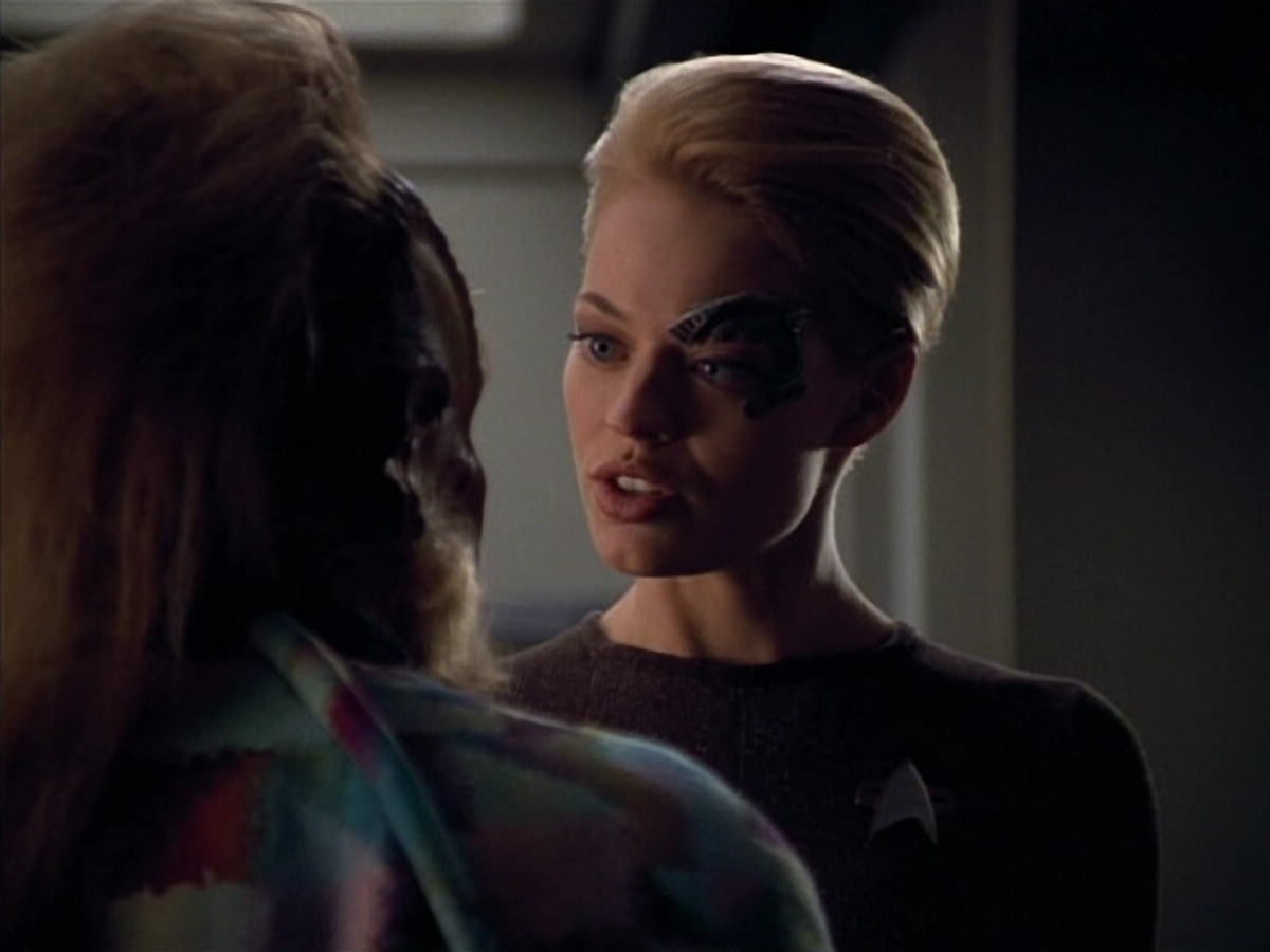 extant_StarTrek_VOY_4x12-MortalCoil_02449.jpg