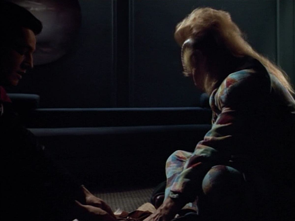extant_StarTrek_VOY_4x12-MortalCoil_02645.jpg