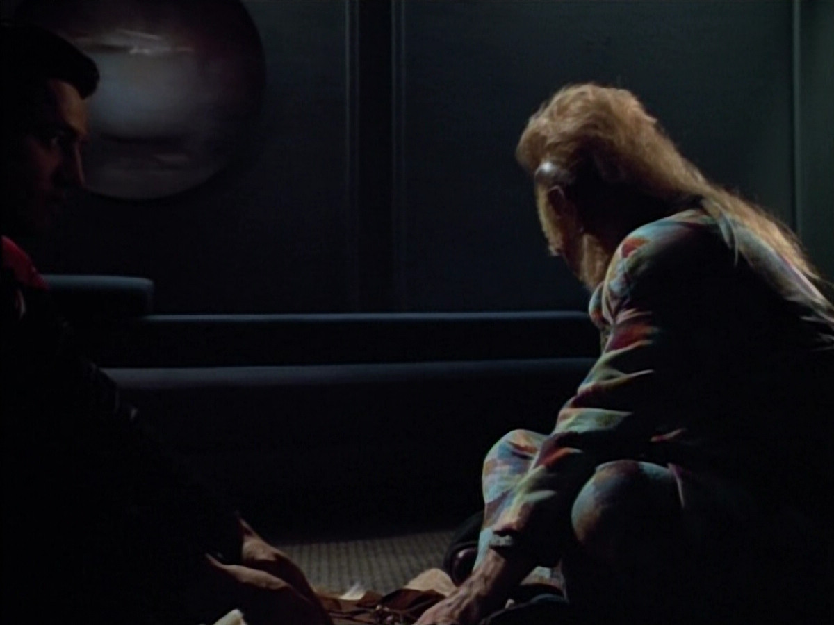 extant_StarTrek_VOY_4x12-MortalCoil_02646.jpg