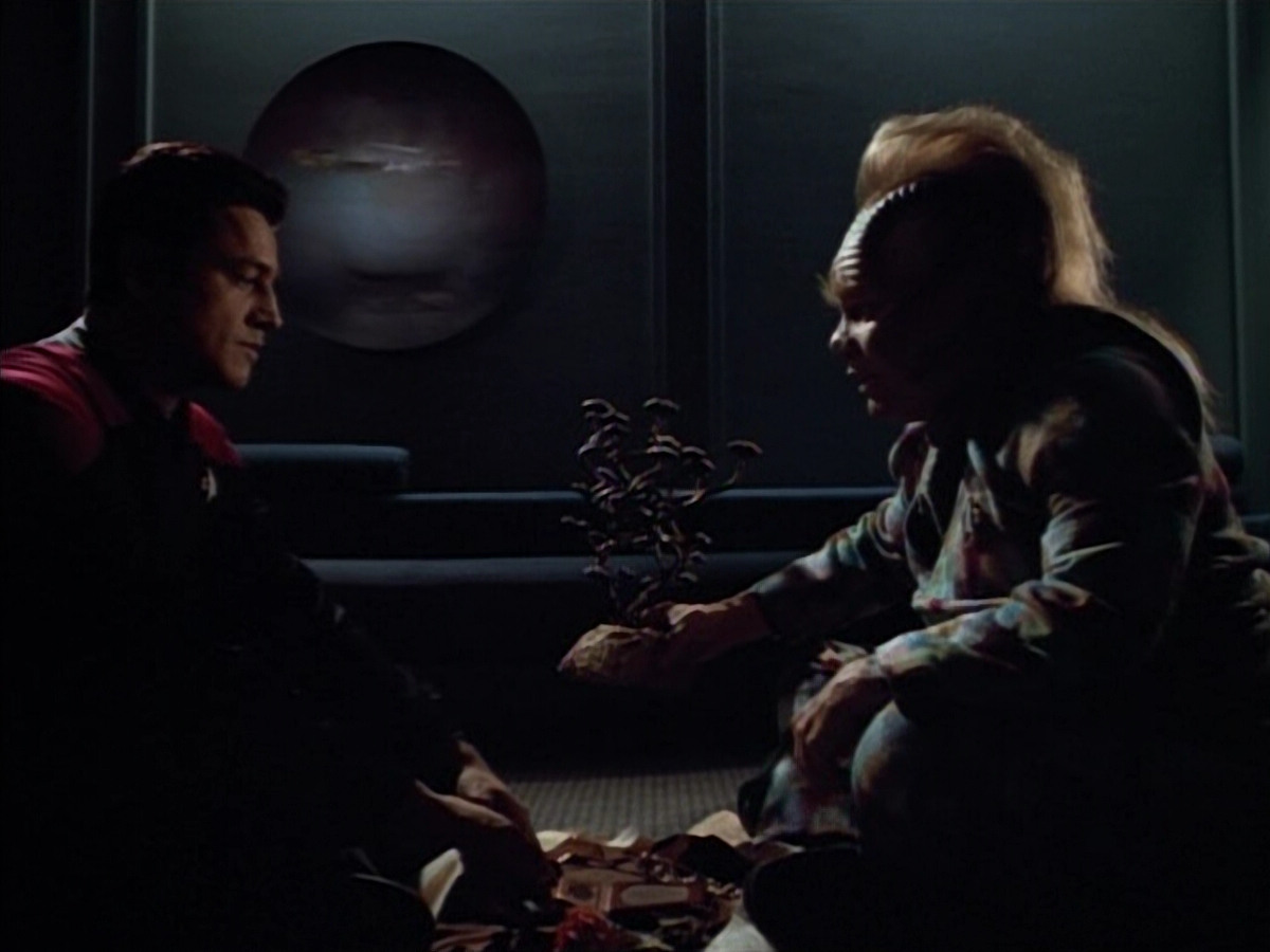 extant_StarTrek_VOY_4x12-MortalCoil_02650.jpg
