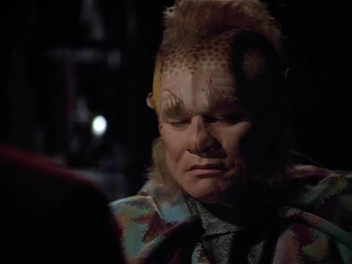 extant_StarTrek_VOY_4x12-MortalCoil_02741.jpg