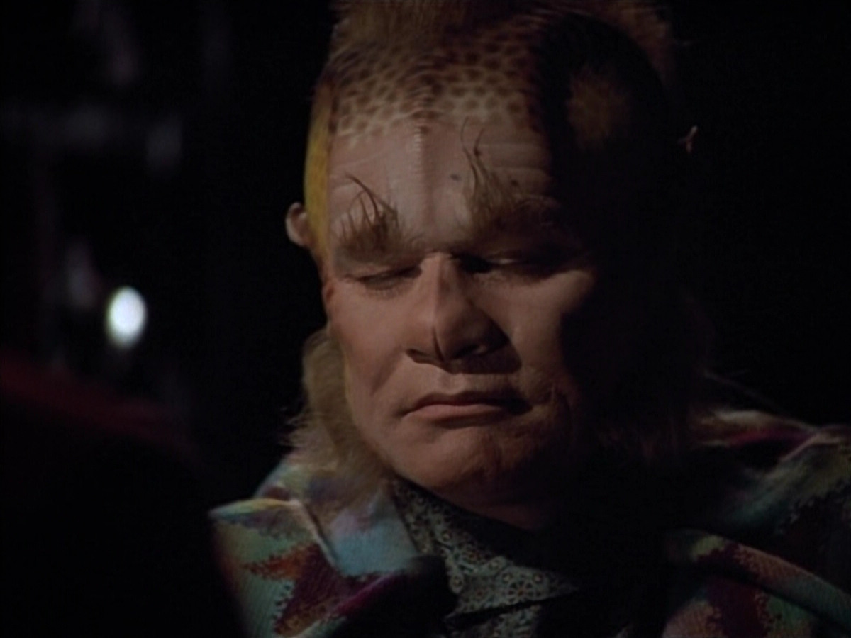 extant_StarTrek_VOY_4x12-MortalCoil_02748.jpg