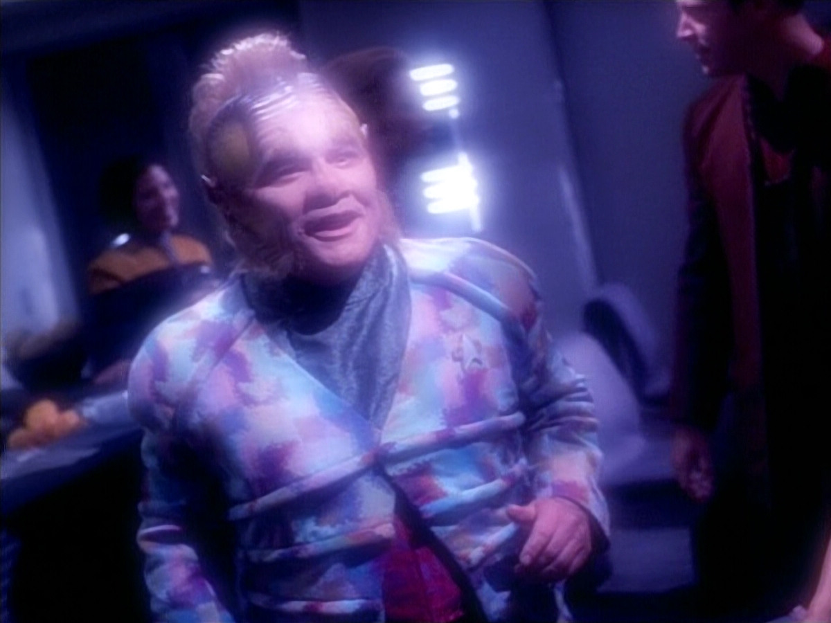 extant_StarTrek_VOY_4x12-MortalCoil_02781.jpg