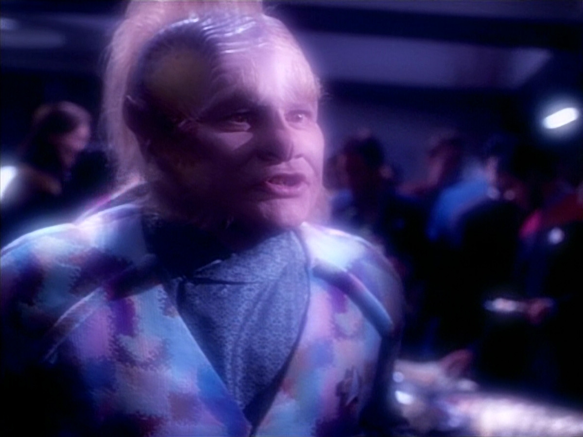 extant_StarTrek_VOY_4x12-MortalCoil_02800.jpg