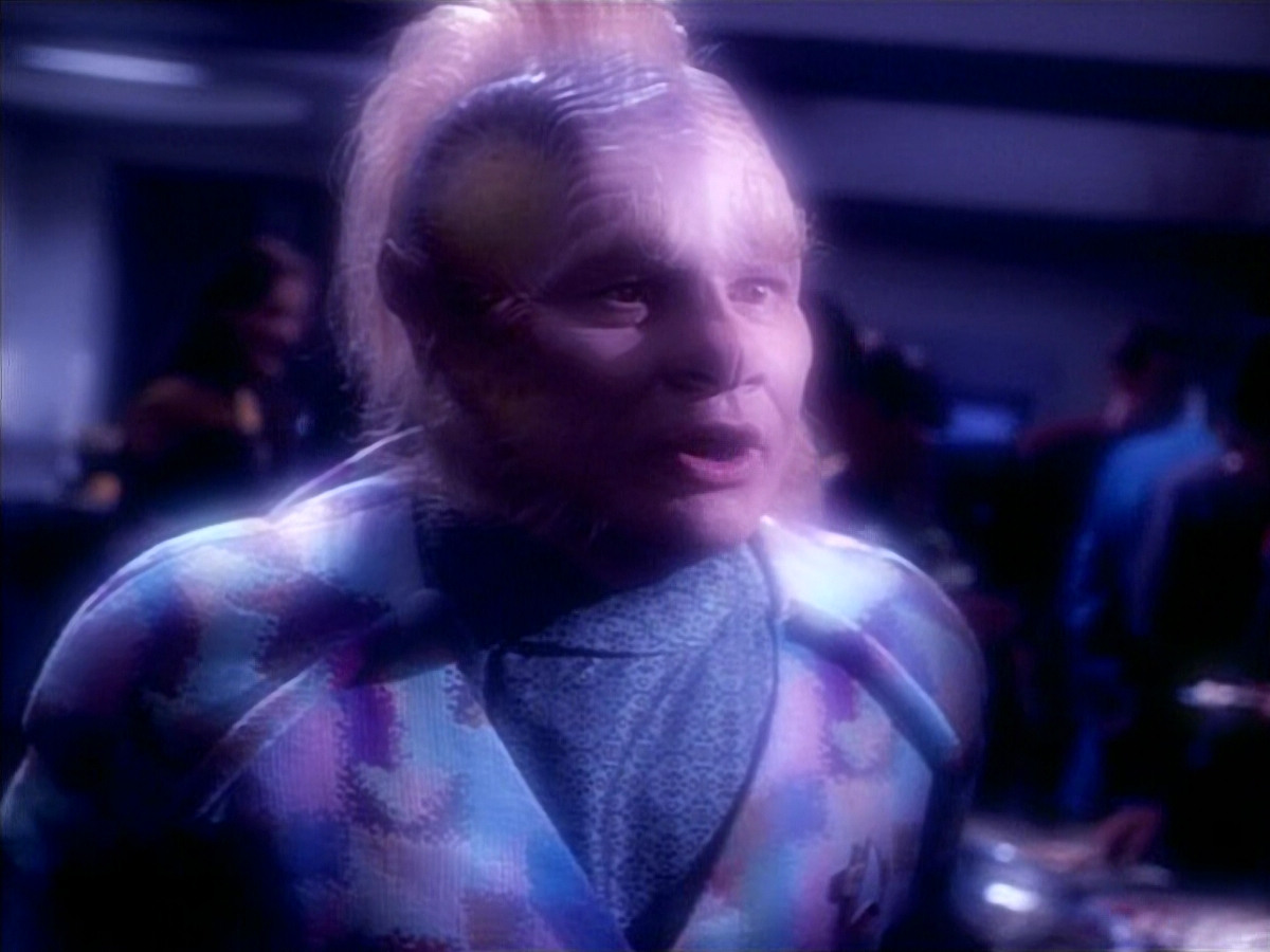 extant_StarTrek_VOY_4x12-MortalCoil_02801.jpg