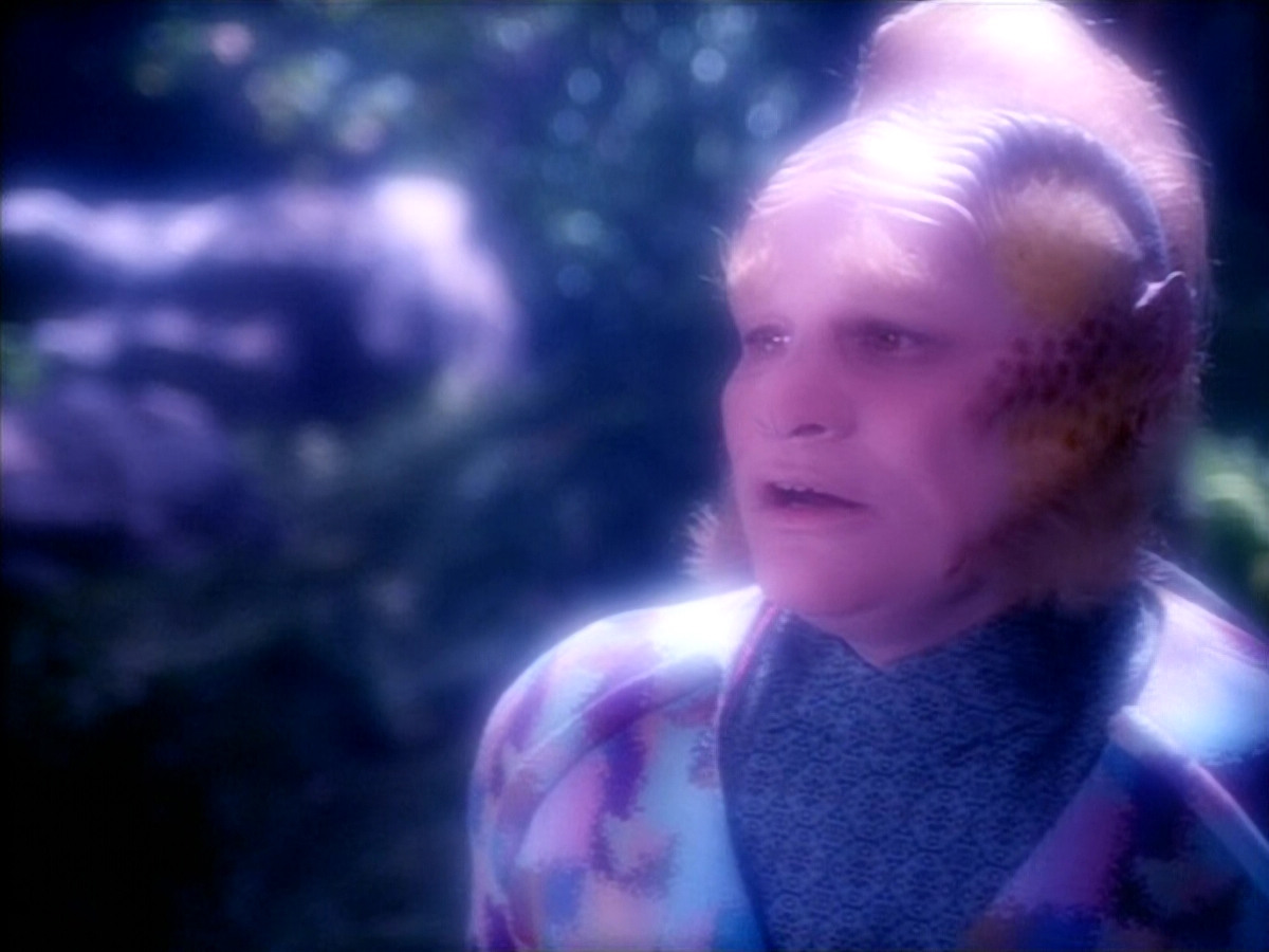 extant_StarTrek_VOY_4x12-MortalCoil_02859.jpg