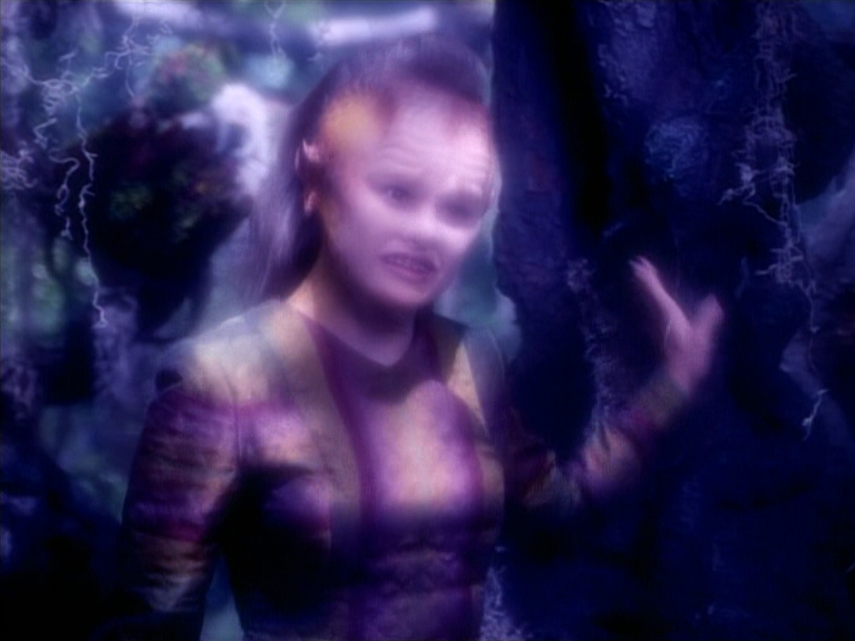 extant_StarTrek_VOY_4x12-MortalCoil_02918.jpg