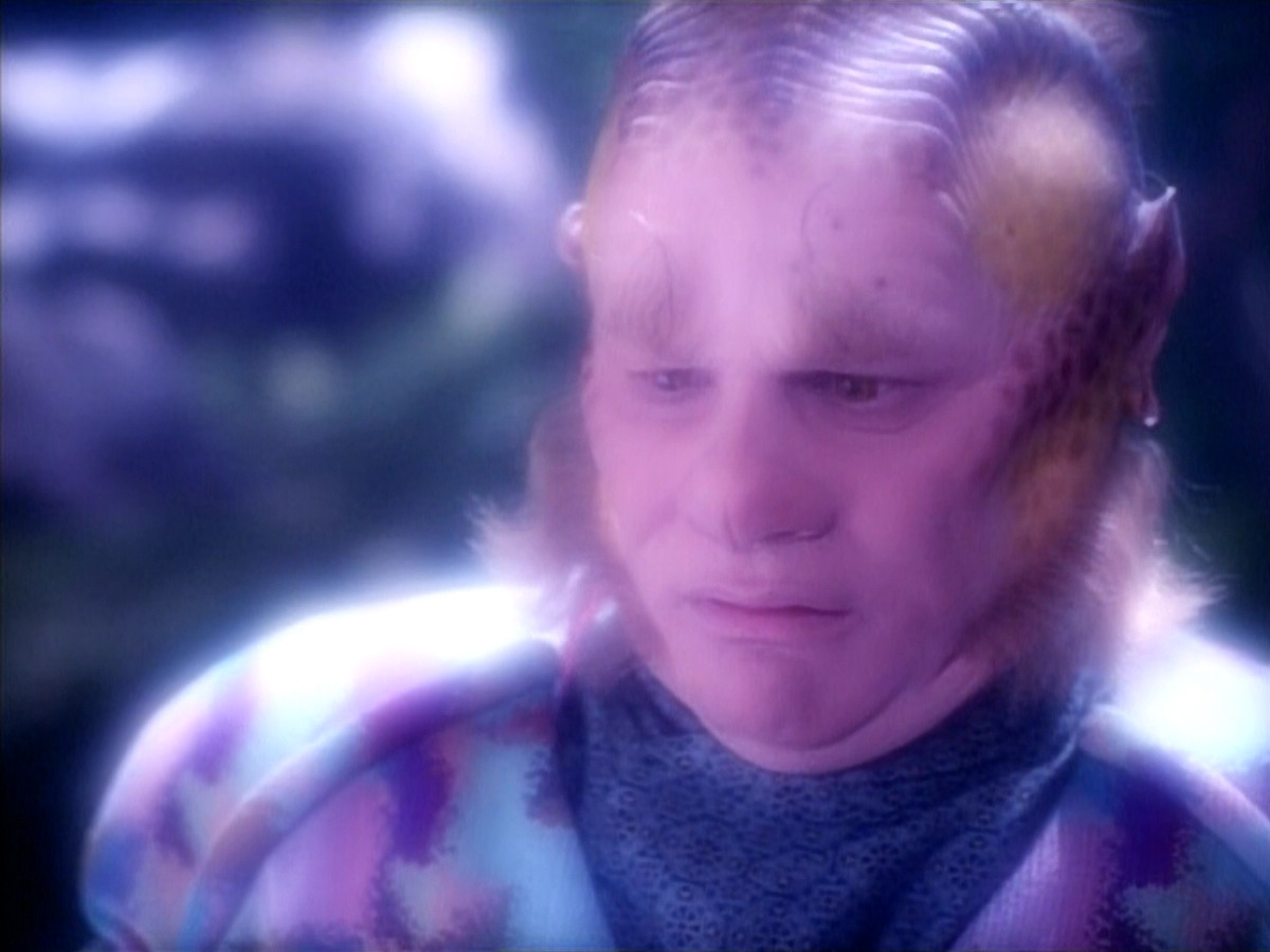 extant_StarTrek_VOY_4x12-MortalCoil_02929.jpg