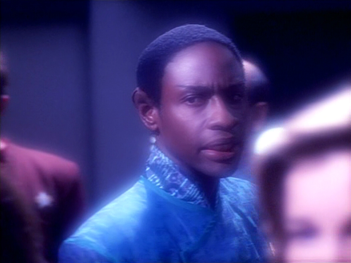 extant_StarTrek_VOY_4x12-MortalCoil_03009.jpg